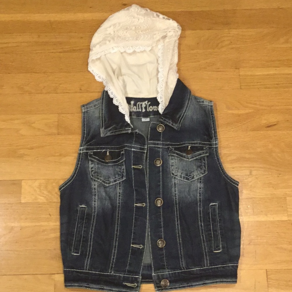 NWOT - wallflower jean vest